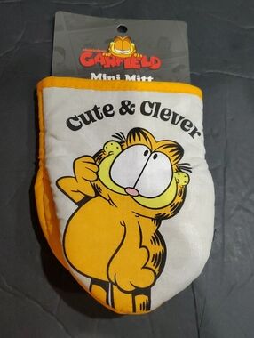 Garfield cute & clever orange mini oven mitt brand new